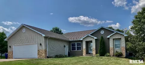 1310 Maple Ct, Sherrard, IL 61281