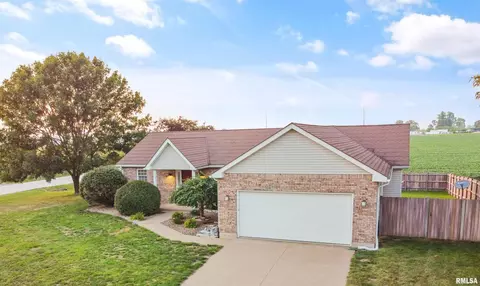 2701 Ridgecrest Dr, Quincy, IL 62305