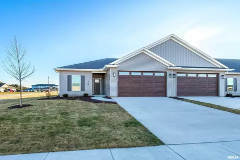 367 E Donahue St, Eldridge, IA 52748
