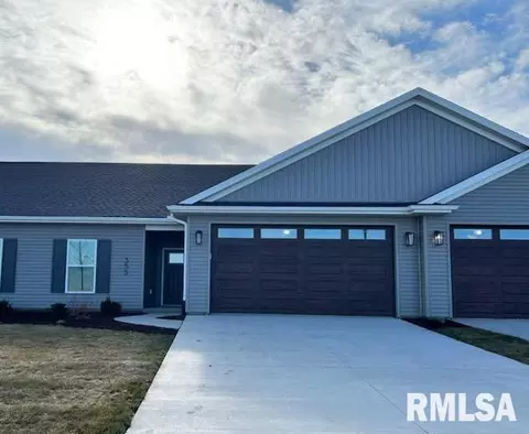 355 E Donahue St, Eldridge, IA 52748