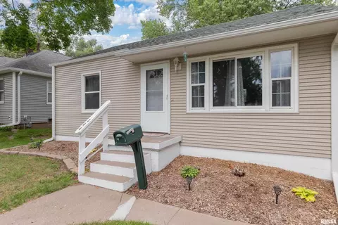 244 W 31st St, Davenport, IA 52803