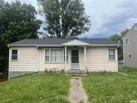 1226 15th Ave S, Clinton, IA 52732