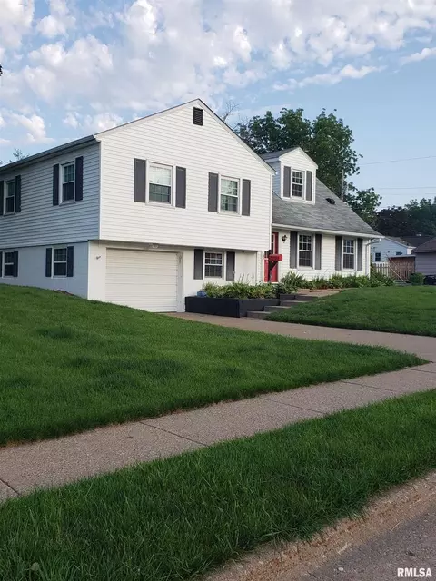 1606 N Clark St, Davenport, IA 52804