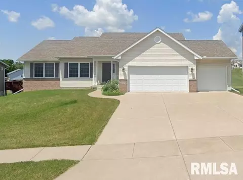 4328 Tranquility Ct, Bettendorf, IA 52722