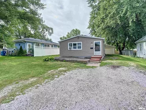 210 29th Ave, East Moline, IL 61244