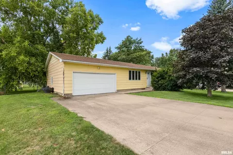 4202 Orchard Dr, Galesburg, IL 61401
