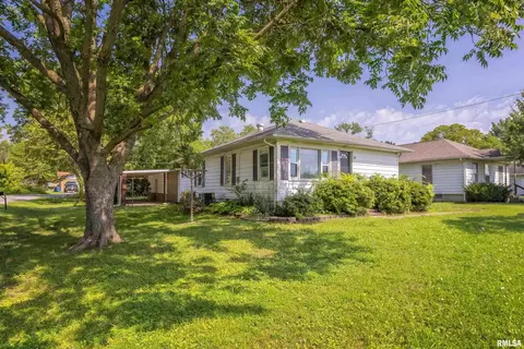 219 N Oak St, De Soto, IL 62924