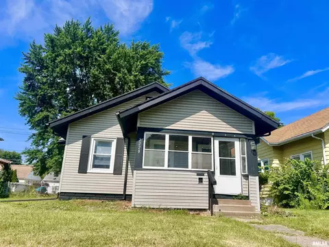 2228 38th St, Rock Island, IL 61201