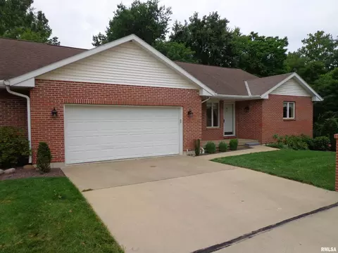 402 Limerick Ln, Quincy, IL 62305