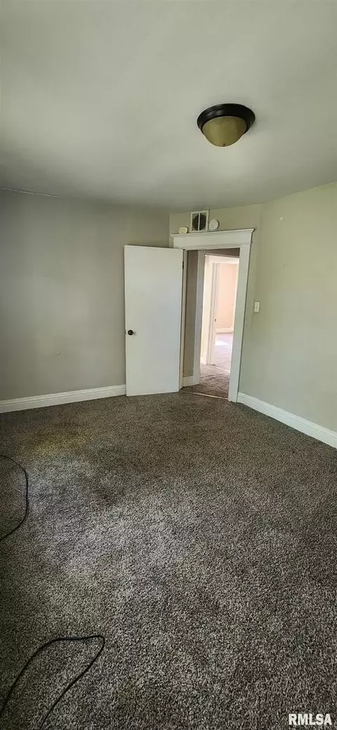 705 25th St, Moline, IL 61265 photo 9