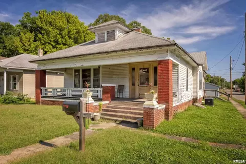 200 W Park St, Harrisburg, IL 62946