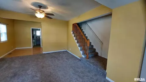814 42nd St, Moline, IL 61265 photo 3