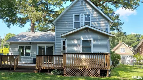 814 42nd St, Moline, IL 61265 photo 2