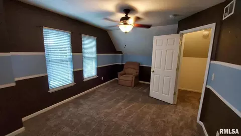 814 42nd St, Moline, IL 61265 photo 5