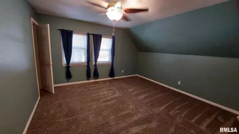814 42nd St, Moline, IL 61265 photo 8