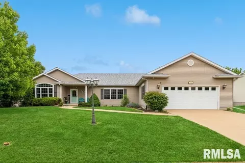 2718 E 58th St, Davenport, IA 52807
