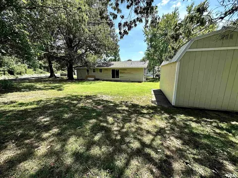 1204 Academy St, Eldorado, IL 62930 photo 20