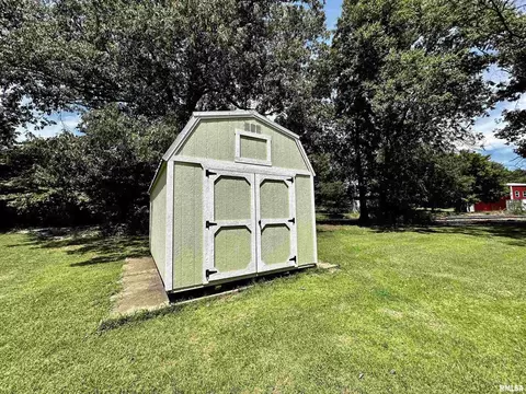 1204 Academy St, Eldorado, IL 62930 photo 19