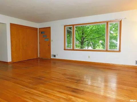 3120 12th Ave, Moline, IL 61265 photo 4