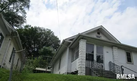 1128 Grand Ave, Davenport, IA 52803