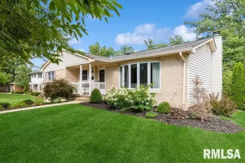 3727 44th St, Rock Island, IL 61201
