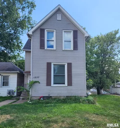 1537 W 16th St, Davenport, IA 52804