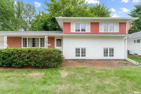 514 41st Ave, East Moline, IL 61244