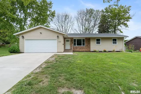 3333 S Hampton Dr, Bettendorf, IA 52722