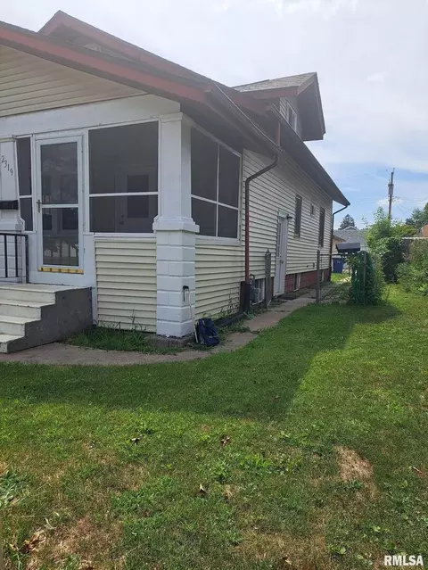 2319 7th St, Moline, IL 61265 photo 3