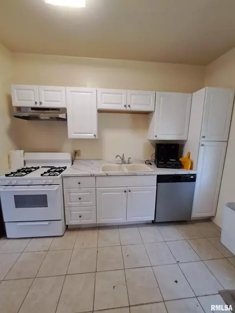 2319 7th St, Moline, IL 61265 photo 9