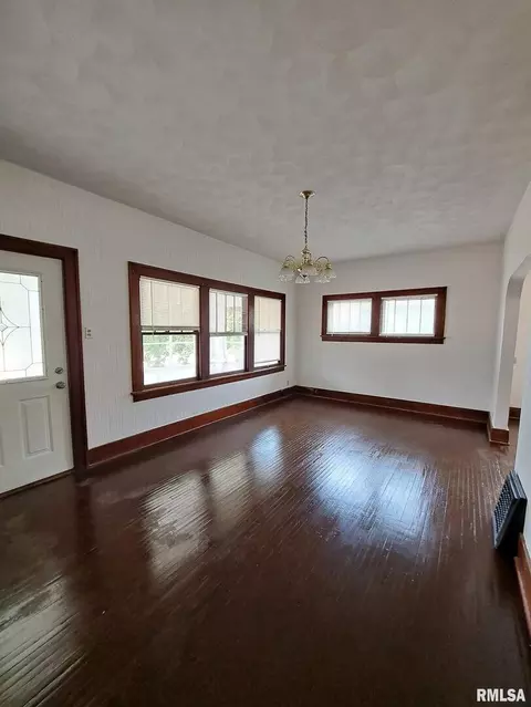 2319 7th St, Moline, IL 61265 photo 12