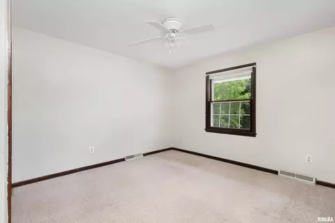 213 28th Ave, Moline, IL 61265 photo 18