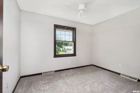 213 28th Ave, Moline, IL 61265 photo 19