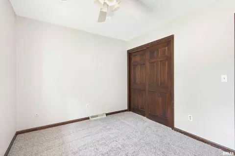 213 28th Ave, Moline, IL 61265 photo 20