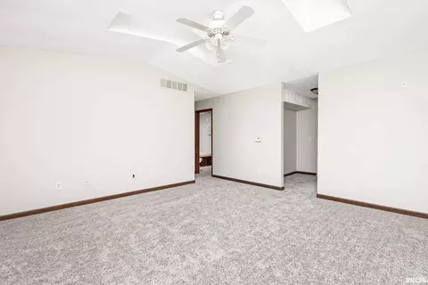 213 28th Ave, Moline, IL 61265 photo 24