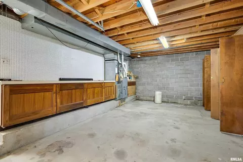 213 28th Ave, Moline, IL 61265 photo 32