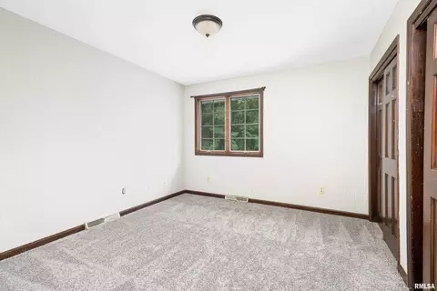 213 28th Ave, Moline, IL 61265 photo 22