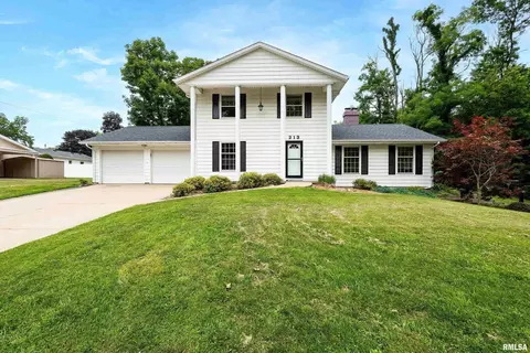 213 28th Ave, Moline, IL 61265