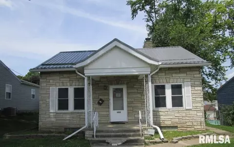 1322 W 36th St, Davenport, IA 52806
