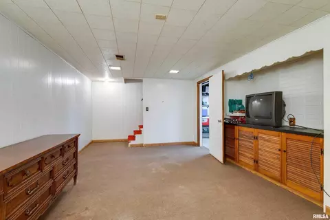 624 S 3rd St, Eldridge, IA 52748 photo 19