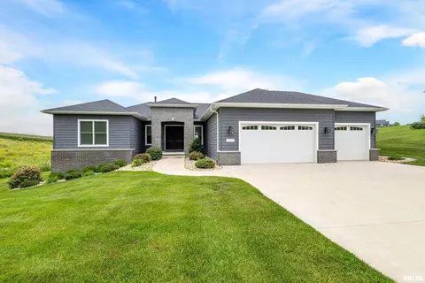 23886 281st Ave, Le Claire, IA 52753