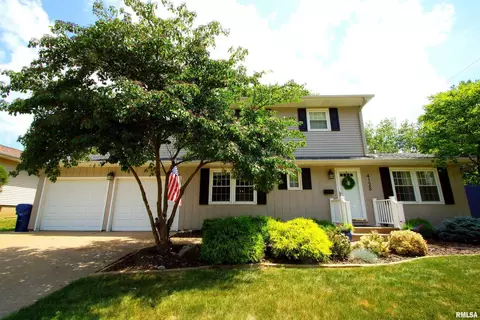 4125 Washington St, Davenport, IA 52806