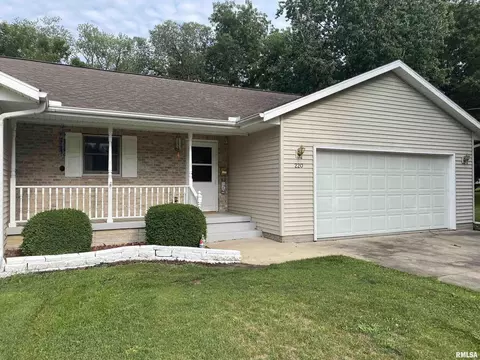 220 N Main St, Cambridge, IL 61238