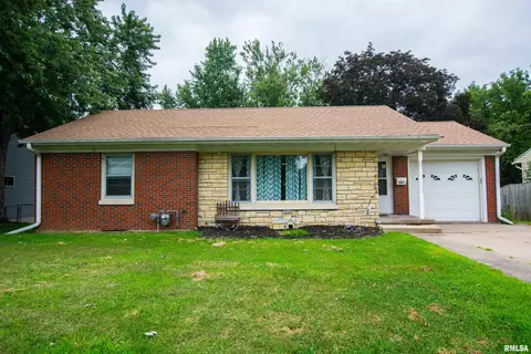 400 22nd Pl, Clinton, IA 52732
