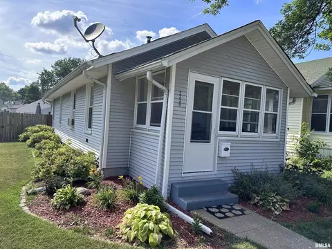 2339 31st St, Moline, IL 61265
