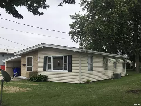113 W Kellogg Ave, Kewanee, IL 61443 photo 3