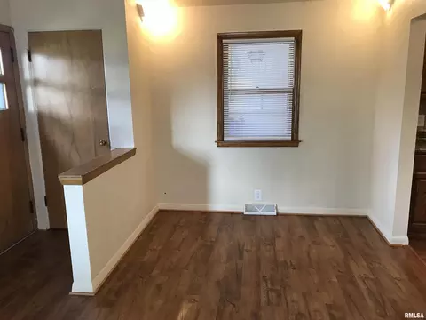 113 W Kellogg Ave, Kewanee, IL 61443 photo 9