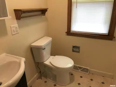 113 W Kellogg Ave, Kewanee, IL 61443 photo 23