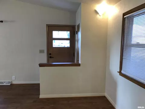 113 W Kellogg Ave, Kewanee, IL 61443 photo 7