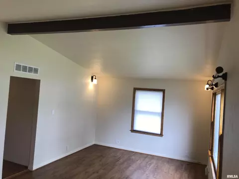 113 W Kellogg Ave, Kewanee, IL 61443 photo 5